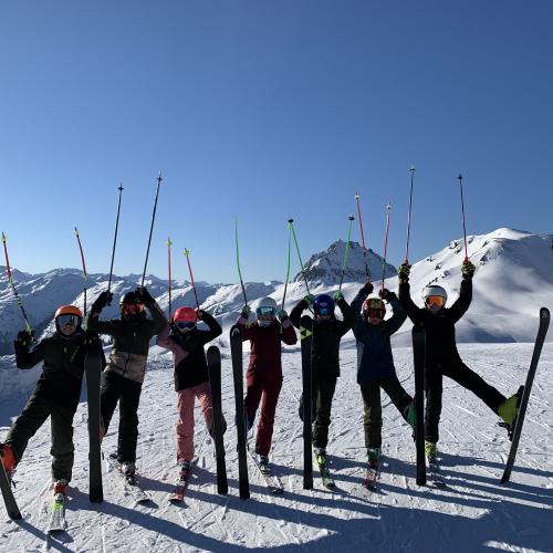Schülerinnen und Schüler bei der Wintersportwoche 
